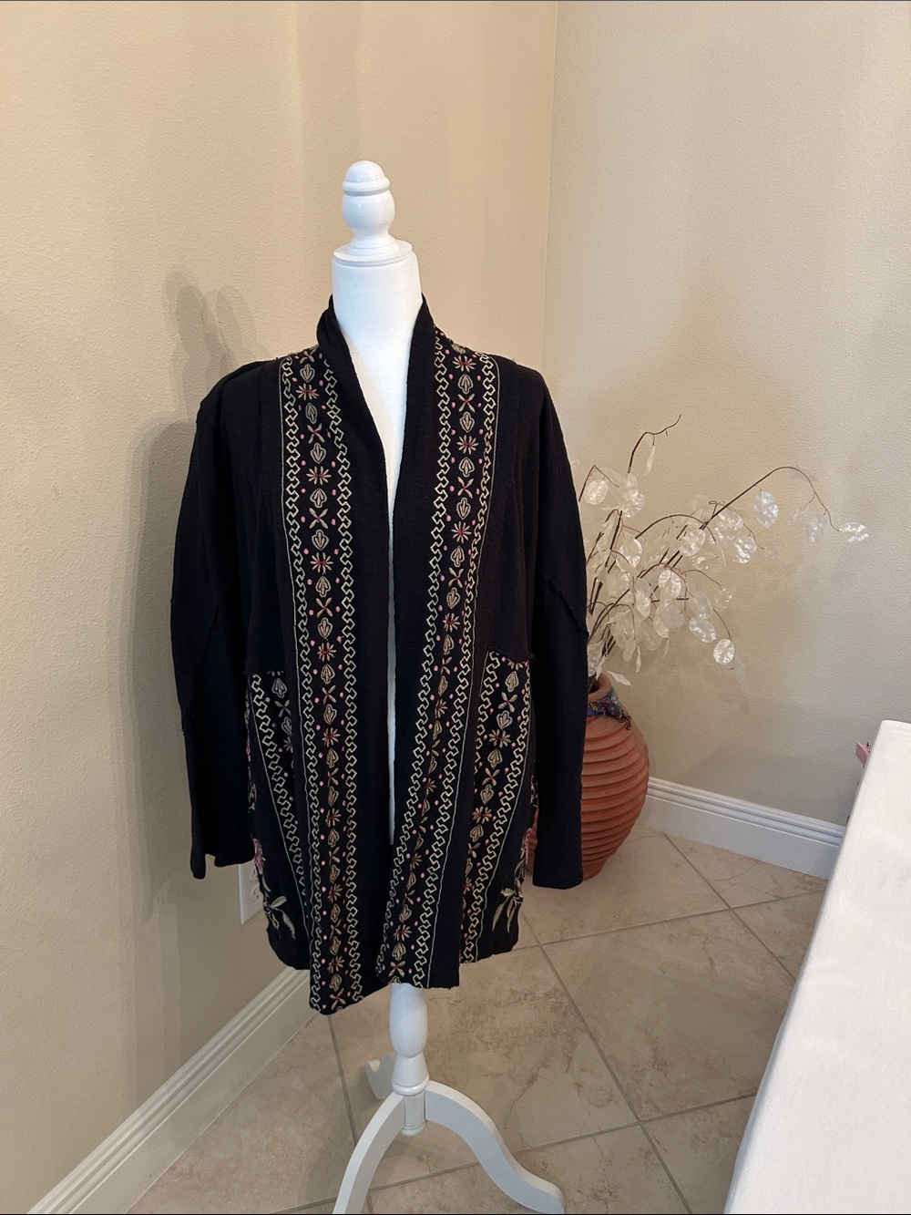 Black Floral Trim  Embroidered Open-Front Jacket with Pockets. 100% Cotton. NWT